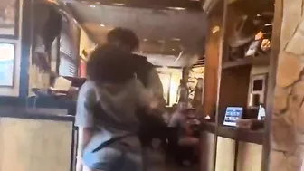 Dine And Dashers Forget Their Purse