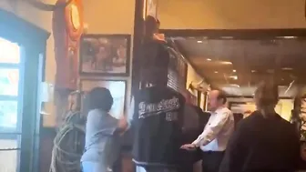 Dine And Dashers Forget Their Purse