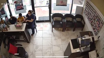 Mans Failed Attempt To Rob Nail Salon In Atlanta 07/03/21