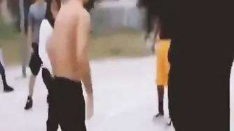Shirtless Guy Loses His Cool And Ends The Fight!