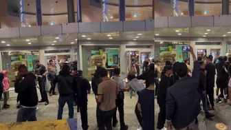 Daily Fights And Entertainment - Security Guard Stops Two Crazy Teenagers