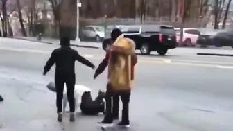 Old head Scrap - One Gets Rocked!