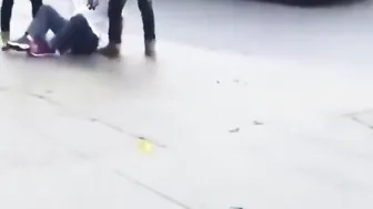 Old head Scrap - One Gets Rocked!