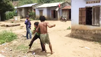 Brutal Showdown Between Two Martial Artists
