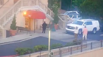 Absolutely Insane: Woman Experiences Mental Health Crisis at Hotel, Fights Se...