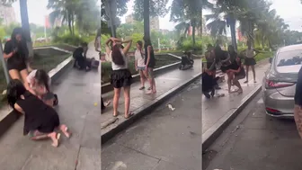 Girls Throwing Punches In China