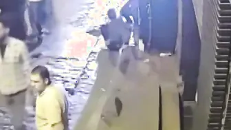 Istanbul Passersby Rescue Woman From AttackERS