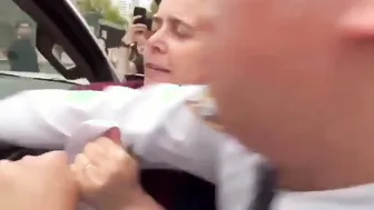 Average Zionist Woman Tries to Steal Keffiyeh From Pro-Palestinian Jews
