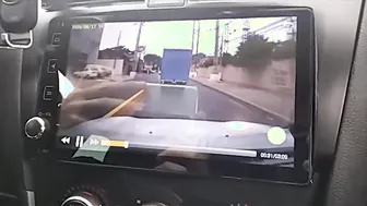 Driver Stops Motorbike Robbers On The Street