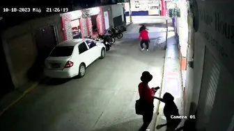 Father Demolishes Man Who Hit His Child