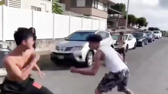 Hawaiian Scrap With A Spinning Heel Kick