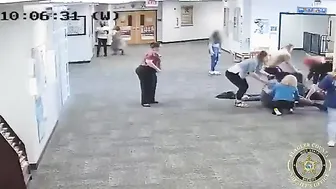High school student viciously beat teacher because of nintendoswitch!