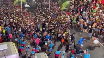 Brazil Carnival Fight And Dance Moments