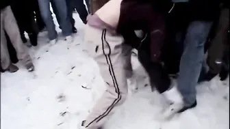 Guy Reboots After Knee To The Head