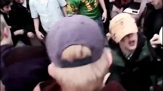 Guy Reboots After Knee To The Head