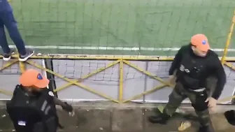 A Dude Saves His Friend from Cops