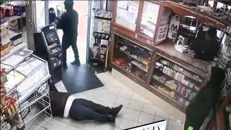 Gangster Knocked Out and Robbed For Refusing To Come Outside