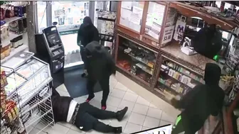 Gangster Knocked Out and Robbed For Refusing To Come Outside