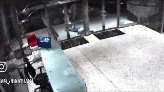 He Beat Up 3 Guys In 40 Sec????
