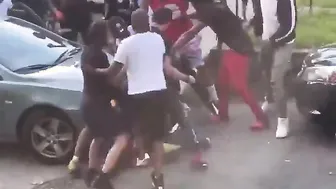 Daily Fights And Entertainment: Doordashers Foul Encounter