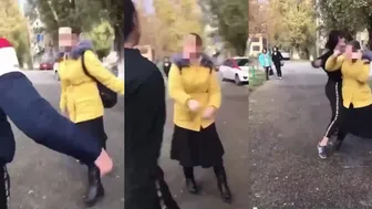 Russian girls fight. No hair pulling!