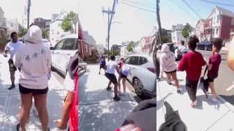 Bully Served Karma After Messing Someone Over无缘无故欺负人,还 got教训!
