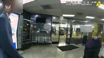Man attacks Phoenix Police Officer, Gets Shot.%%