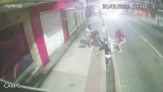 Thief Stabs Himself During Robbery Attempt