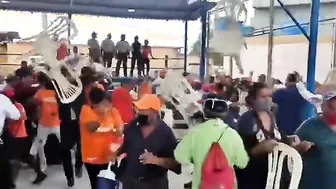 Chair Battle In Venezuela #1 Fight Video