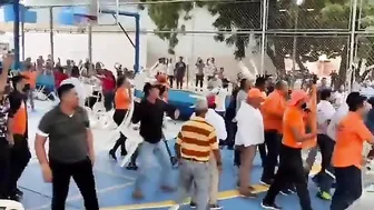 Chair Battle In Venezuela #1 Fight Video