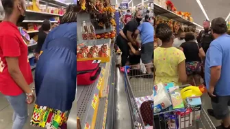 Another walmart Fight Causes Daily Freakouts