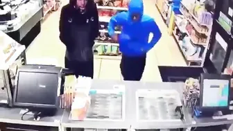 CopspullsUpDuringStoreRobbery
