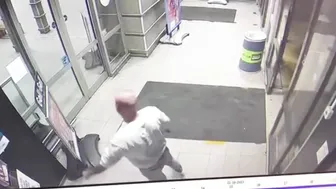 Mans Attempt To Stab Security Guard Fails