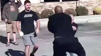Wack100 vs Rapper Blueface Gets Into A Scuffle