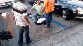Black man Talks Trash to White Man and Gets Knocked Out