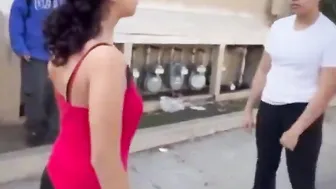 Daily Crazy Fights: Red Shirt Held Her Ground TBH