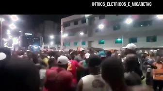 Carnaval In Bahia, Brazil - Daily Fight Video