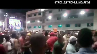 Carnaval In Bahia, Brazil - Daily Fight Video