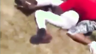Dude defeats the bigger guy! ????