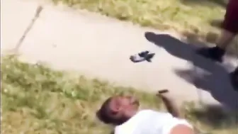 Dude defeats the bigger guy! ????