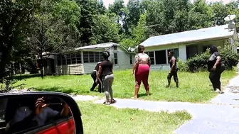 Fat bitches Fighting