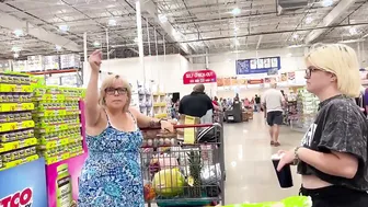 Mama Karen And Mini Karen Must Be Banned From Costco
