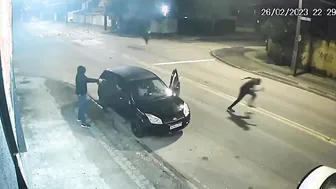 Two Killers Miss Every Shot From Point Blank Range. The Worst In The Game!