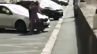 Girl Fends Off Robber