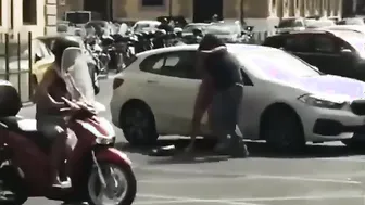 Girl Fends Off Robber