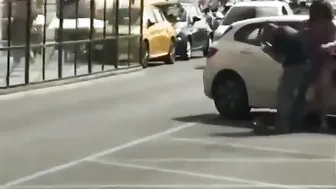 Girl Fends Off Robber