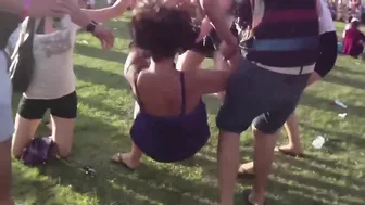 Girls Fight At Concert