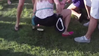 Girls Fight At Concert