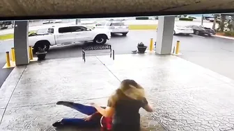 Warriors clash, legends rise! Hotel Guest Gets Knocked Out!