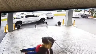 Warriors clash, legends rise! Hotel Guest Gets Knocked Out!